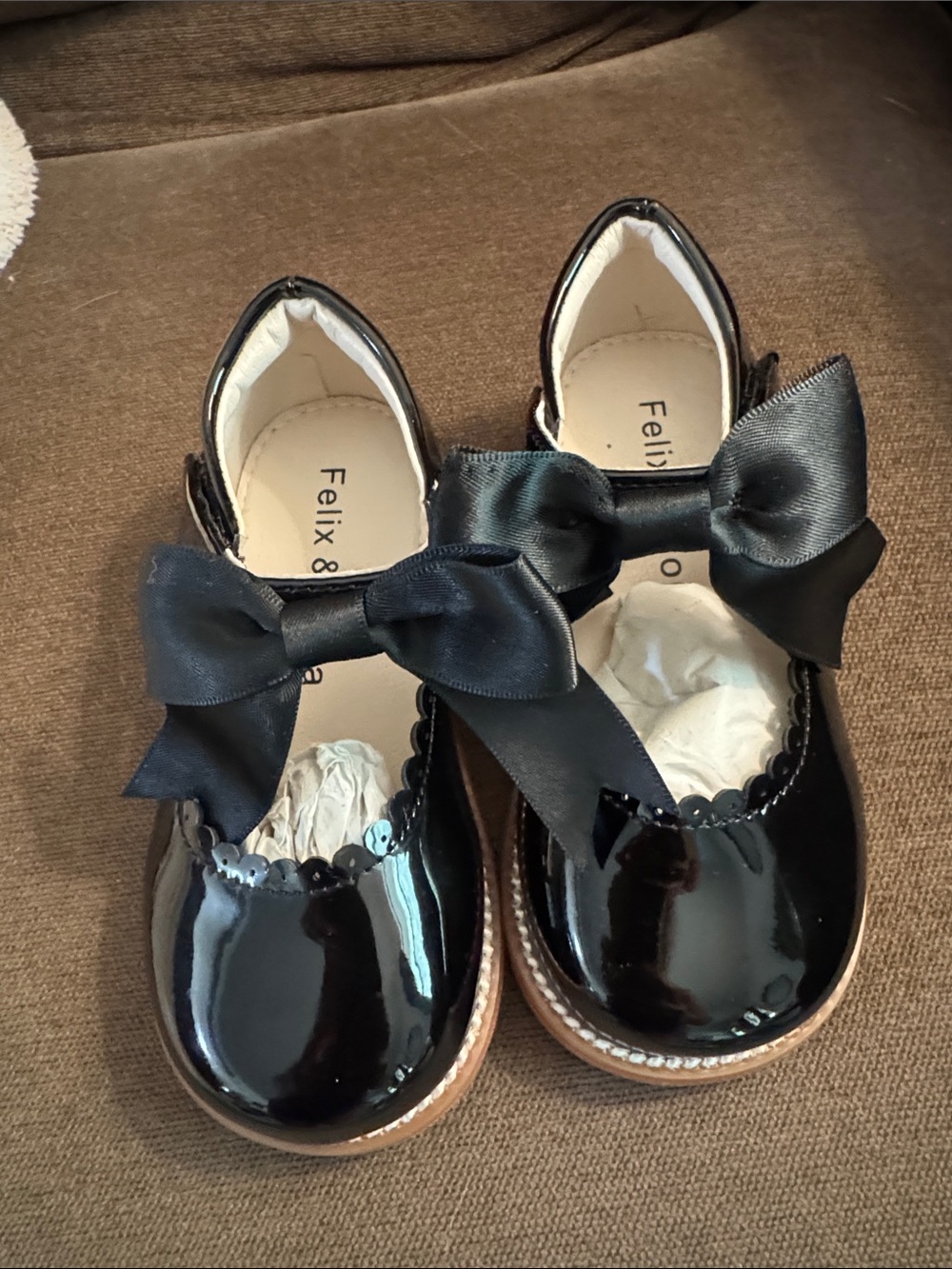 Little girls size6 Felix & Noah Girls Black Patent Bow Dress Shoes